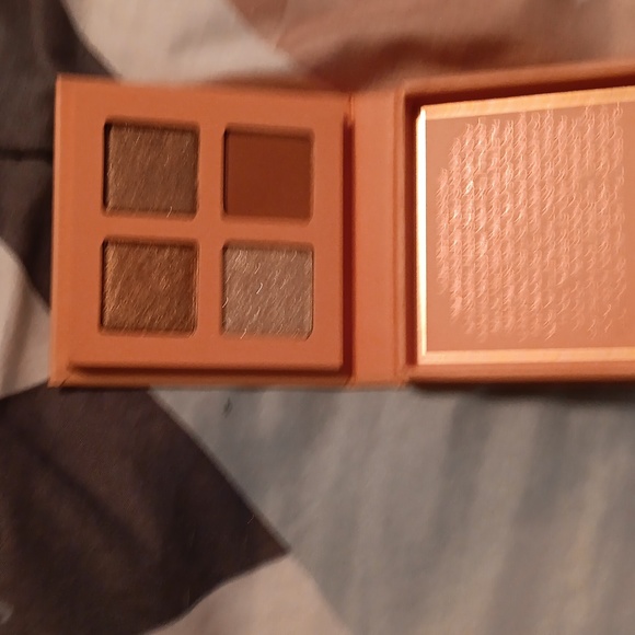 Makeup new moisturizer, blush, eye shadow, mascara, cleanser, lip liner,lipstick - Picture 2 of 8